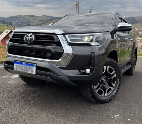 TOYOTA HILUX 2.8 D-4D TURBO DIESEL CD SRX LIMITED 4X4 AUTOMÁTICO TOYOTA HILUX 2.8 D-4D TURBO DIESEL CD SRX LIMITED 4X4 AUTOMÁTICO